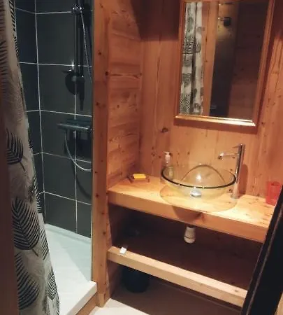 Au Rez De Jardin D'une Mexicaine Barcelonnette