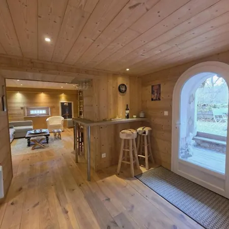 Au Rez De Jardin D'une Mexicaine Barcelonnette